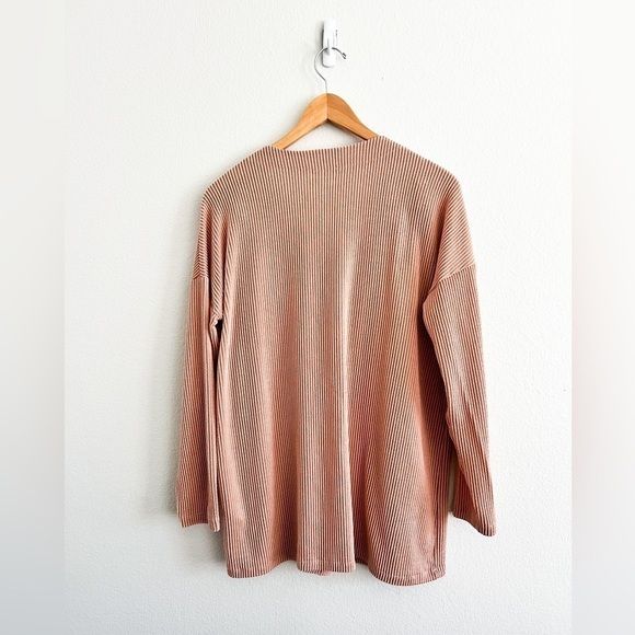 Tres Bien Rose Colored Ribbed Long Sleeve Button Up Blouse - Picture 5 of 6